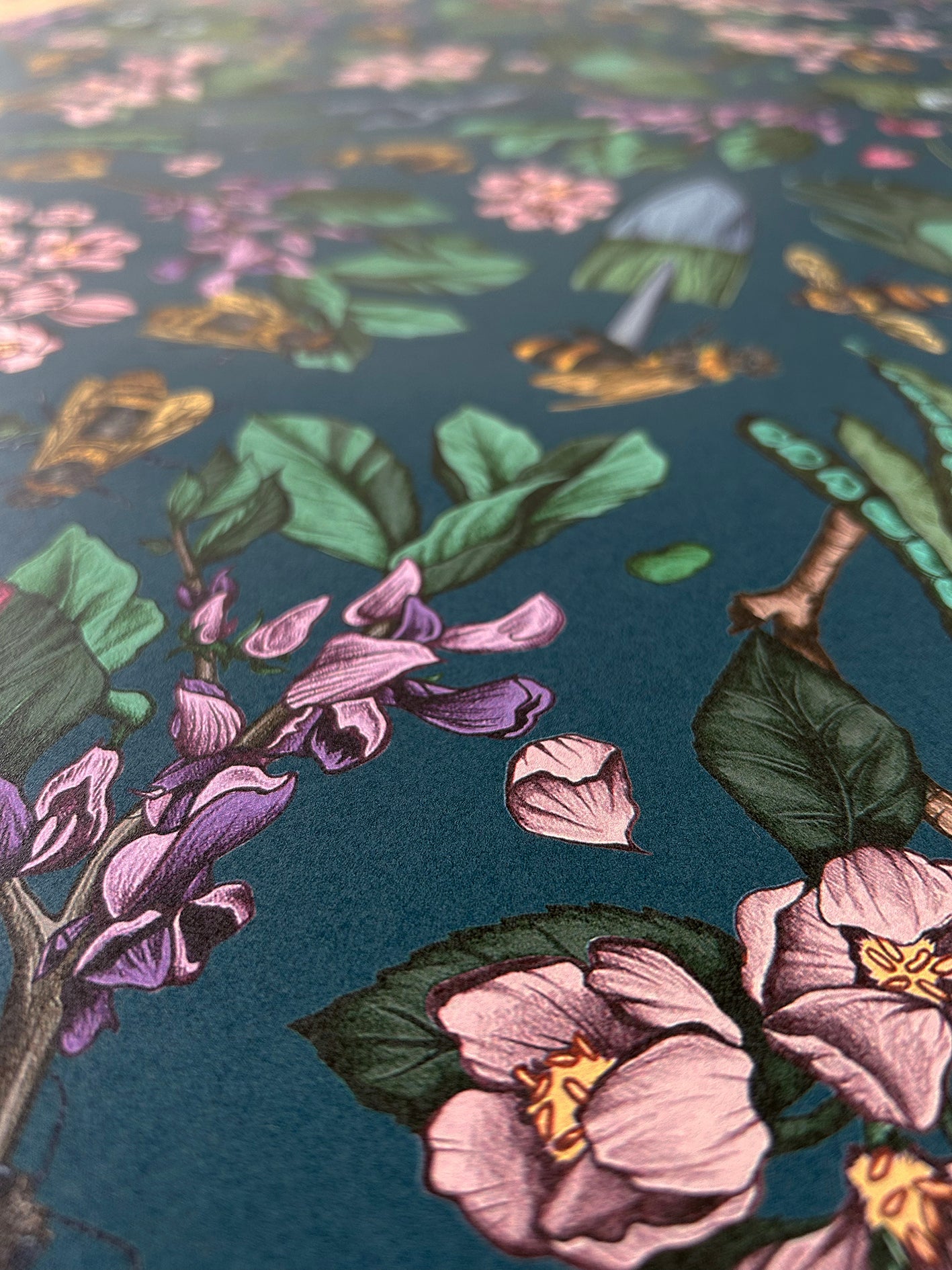Signature Bee Teal Wallpaper